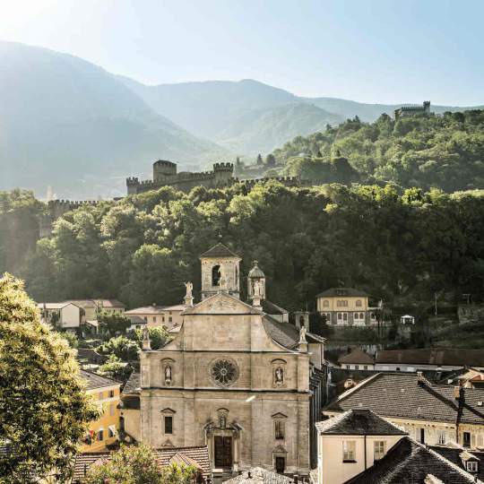  Stadt Bellinzona mit seinen Burgen 11