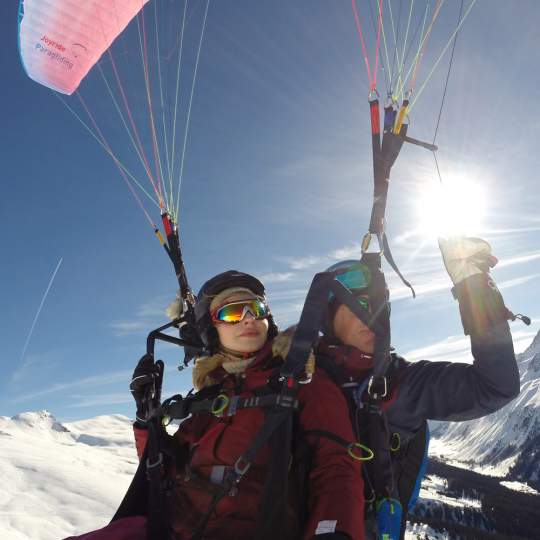Vorschaubild zu Davos Joyride Paragliding Gleitschirm Tandemflüge